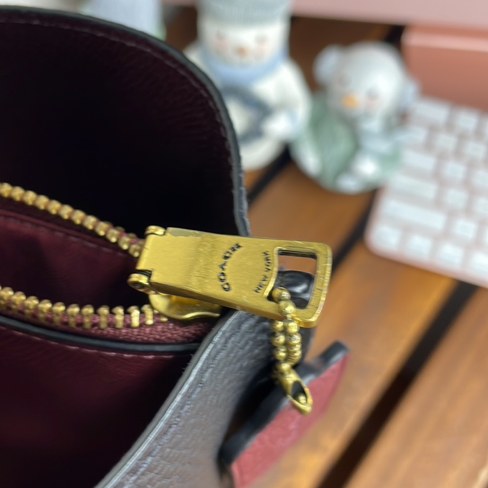 Coach Black Leather Tote with Burgundy Tag and Gold Hardware - Picture 10 of 14